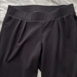 Modern ankle cropped pants